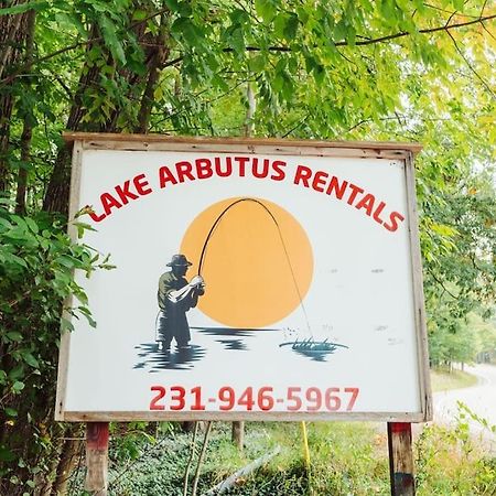 Arbutus Lake 3 Bedroom Cottage Traverse Stadt Exterior foto