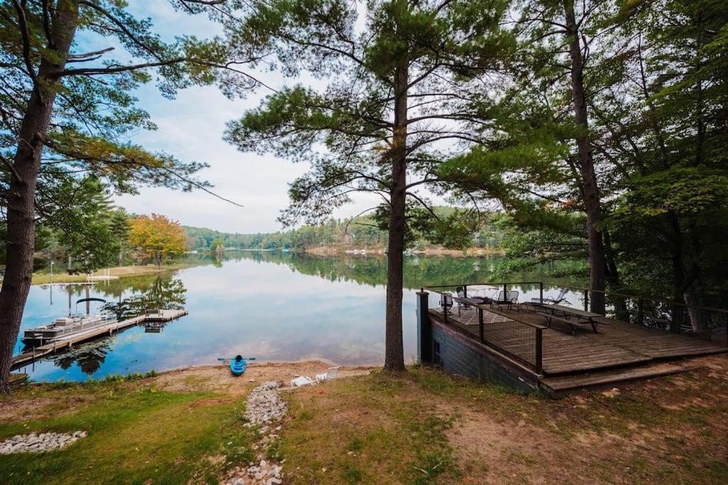 Arbutus Lake 3 Bedroom Cottage Traverse Stadt Exterior foto
