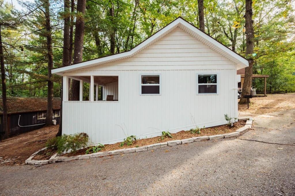 Arbutus Lake 3 Bedroom Cottage Traverse Stadt Exterior foto