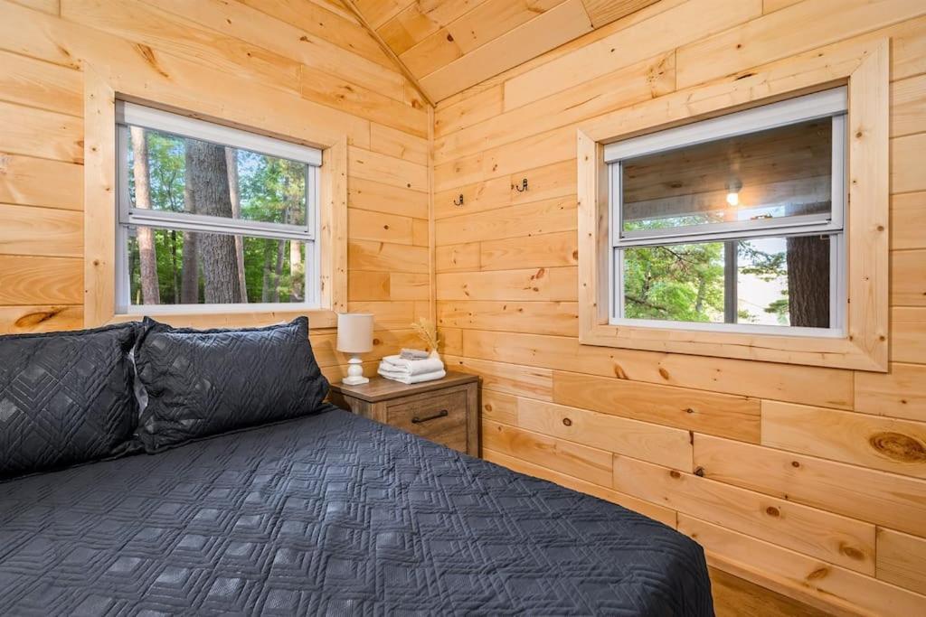 Arbutus Lake 3 Bedroom Cottage Traverse Stadt Exterior foto